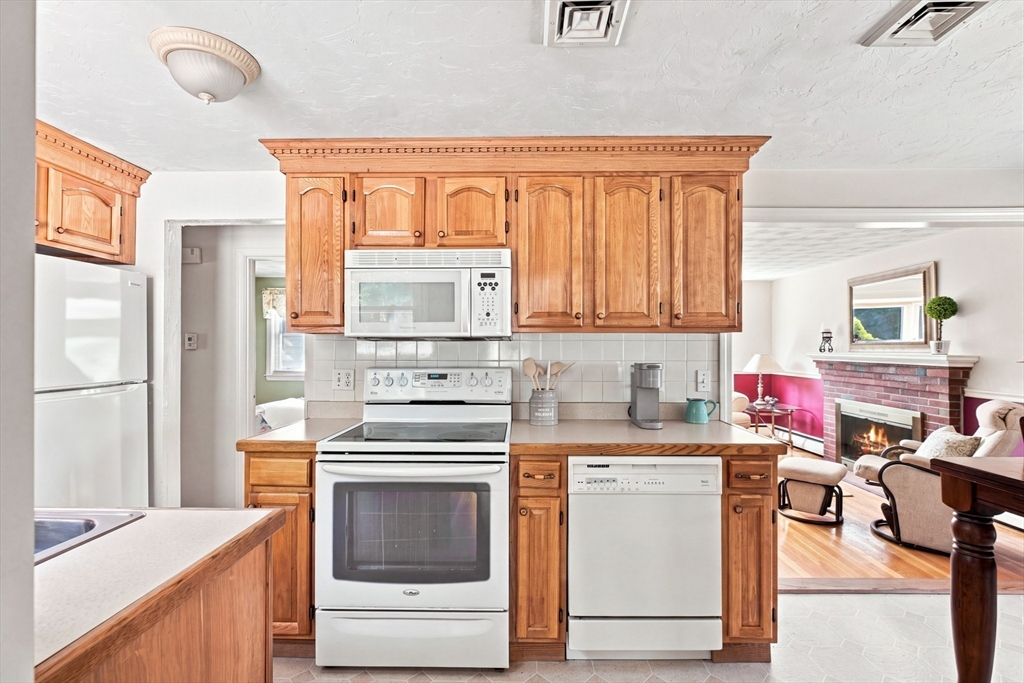 34 Roseen Road Property Photo 7