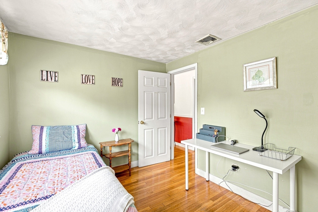 34 Roseen Road Property Photo 15