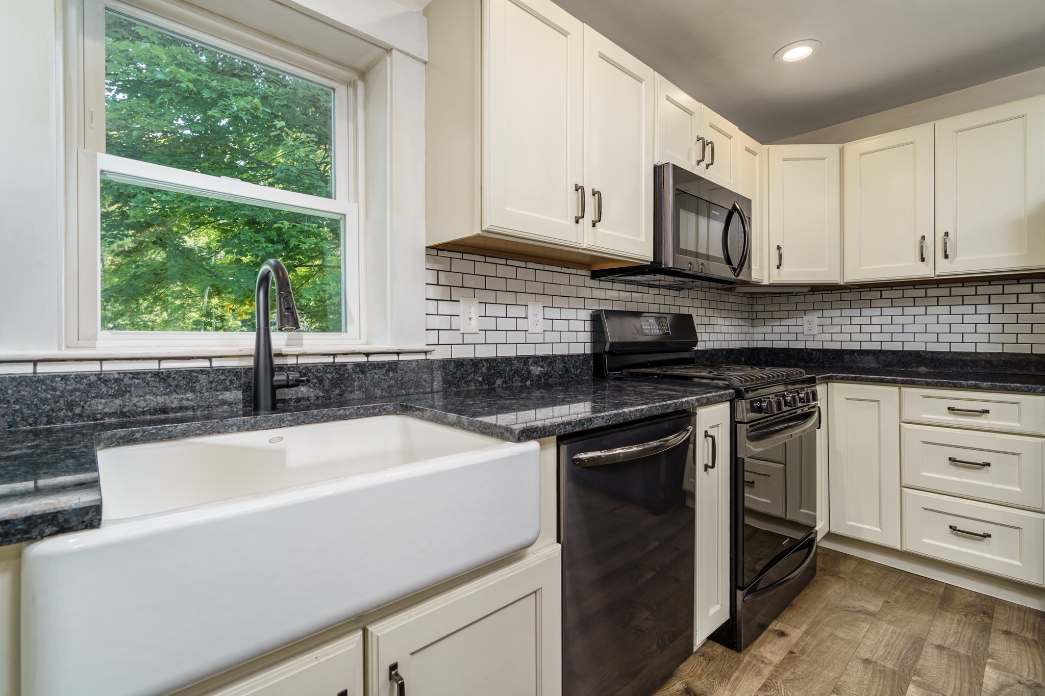 48 Main Property Photo 6