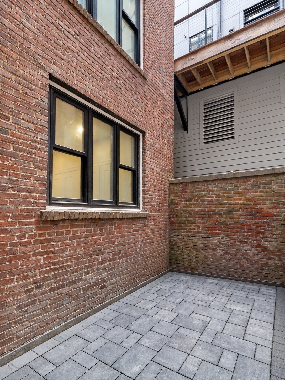 20 Shawmut St Property Photo 38