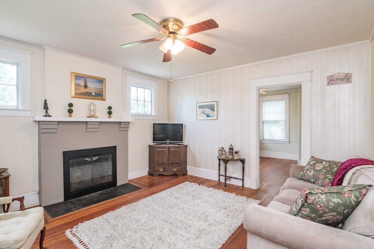 46 Walnut Street Property Photo 8