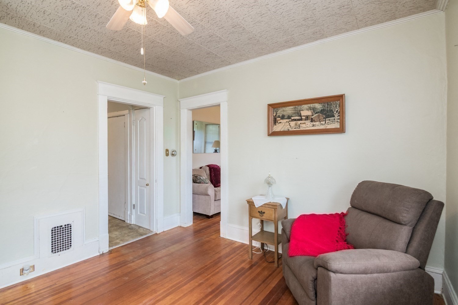 46 Walnut Street Property Photo 14