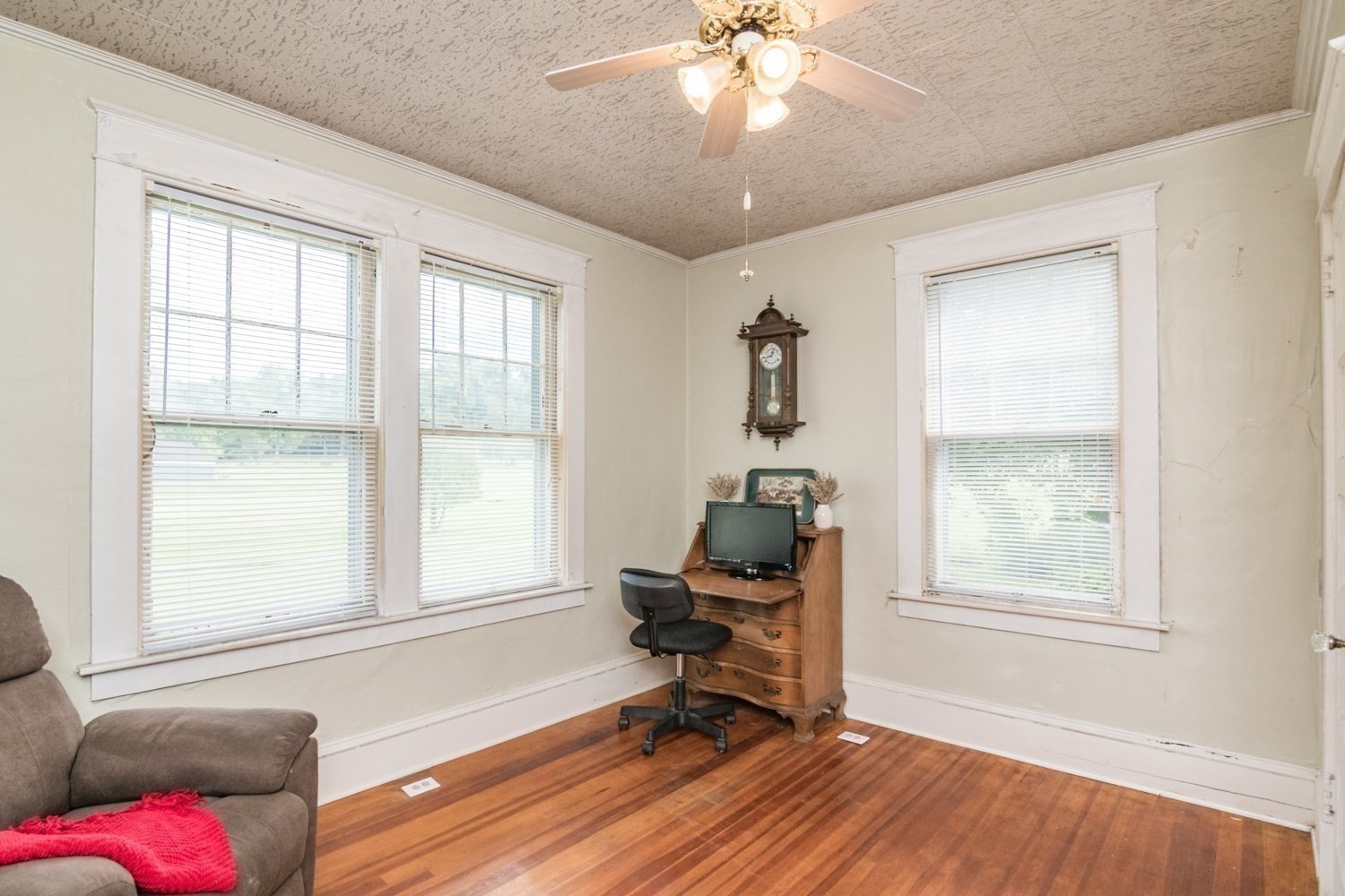 46 Walnut Street Property Photo 15