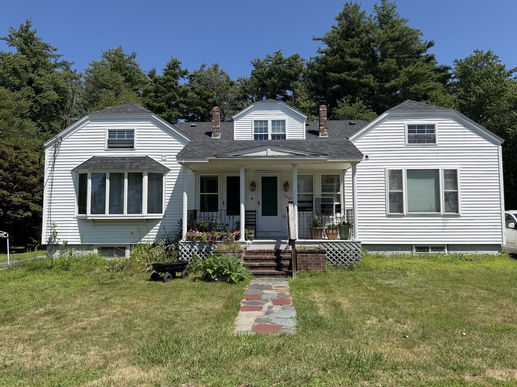 500 Beech St Property Photo 1