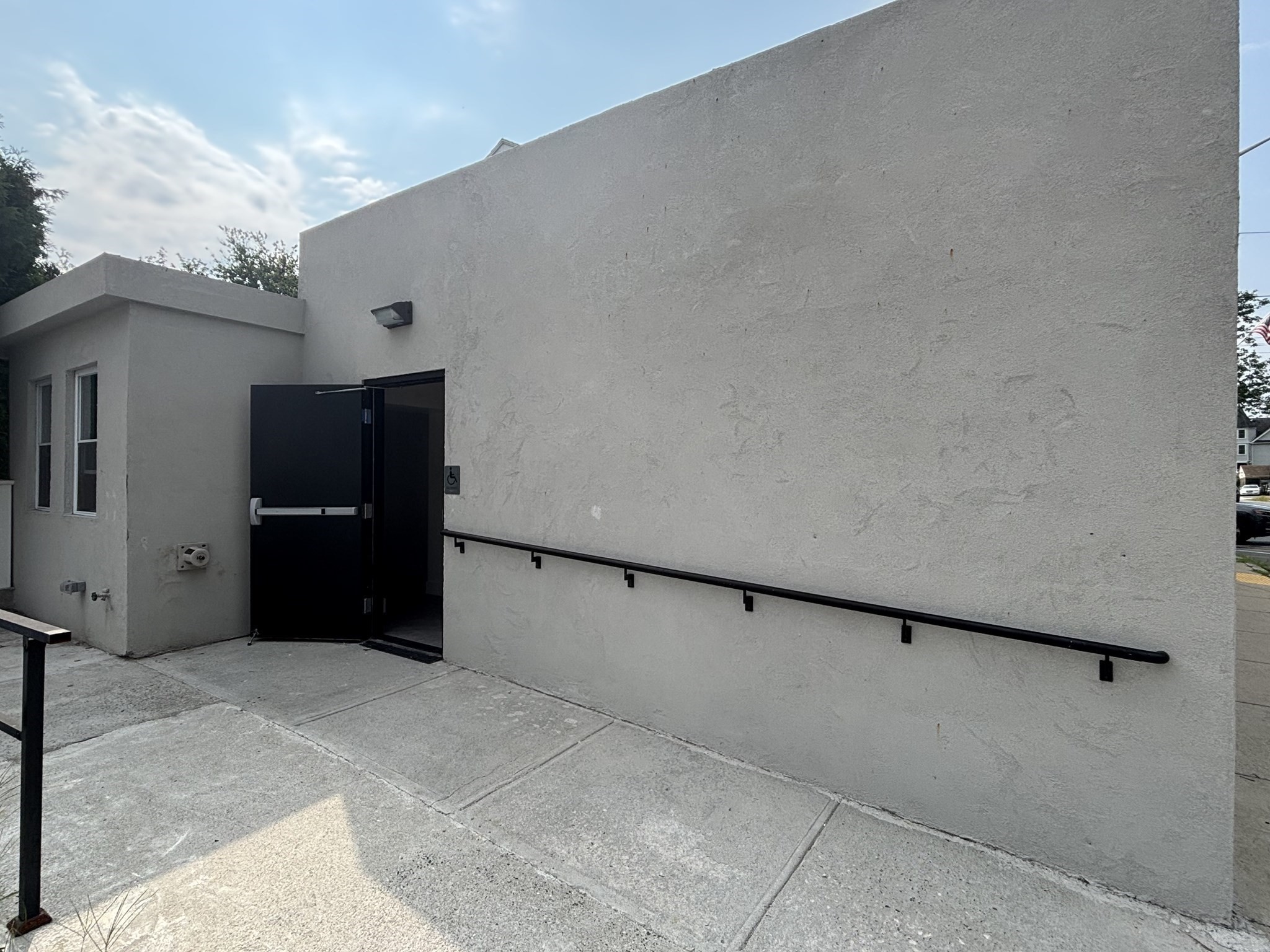 1147 Main Property Photo 4