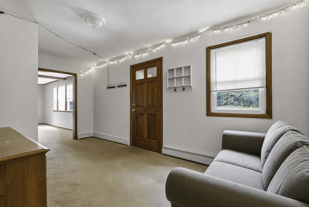 90 Glenview Property Photo 3