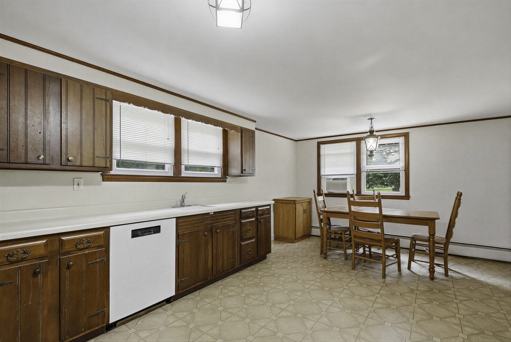 90 Glenview Property Photo 10