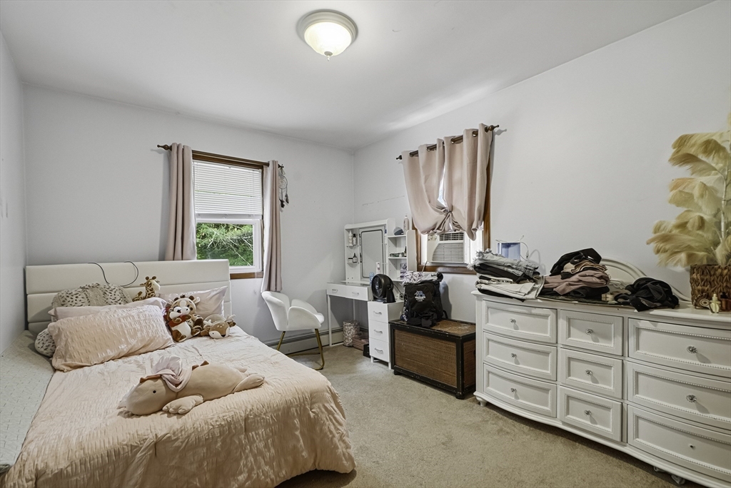 90 Glenview Property Photo 14