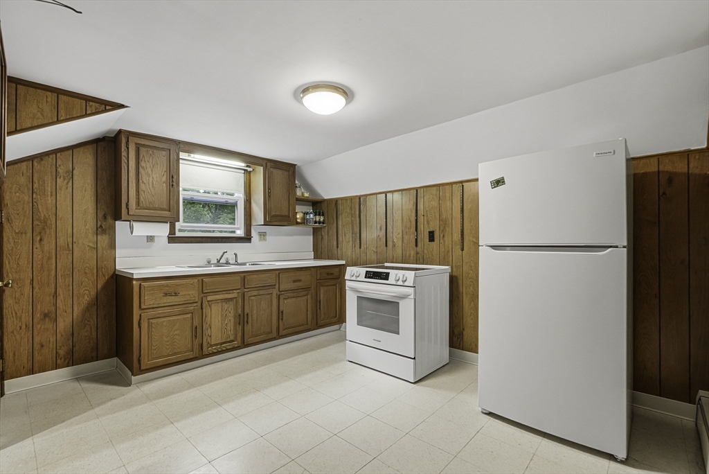 90 Glenview Property Photo 24