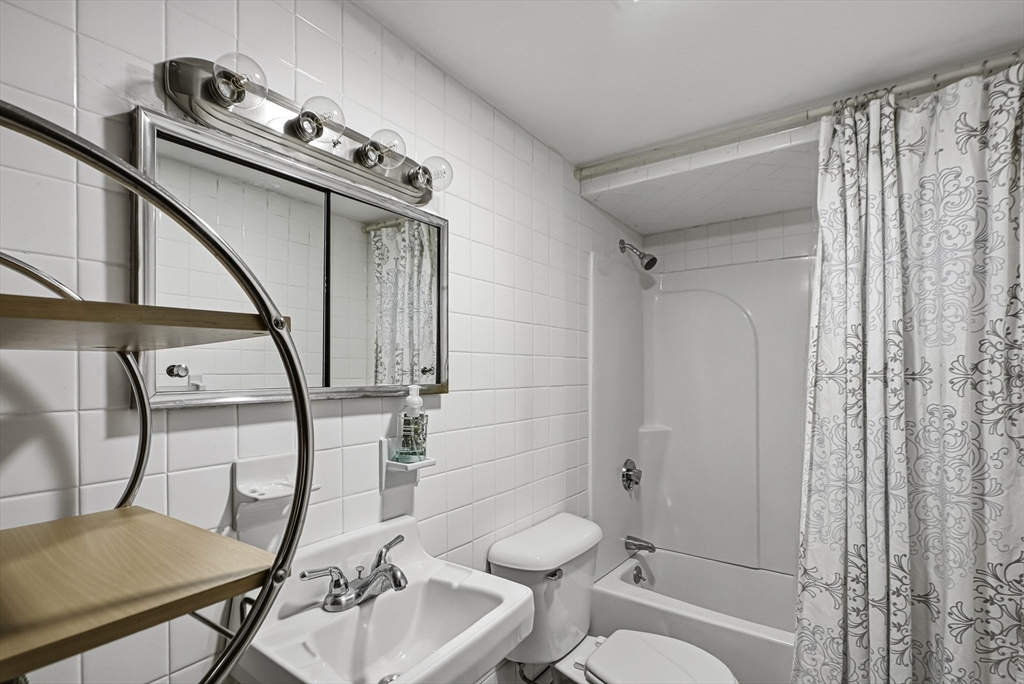 90 Glenview Property Photo 27