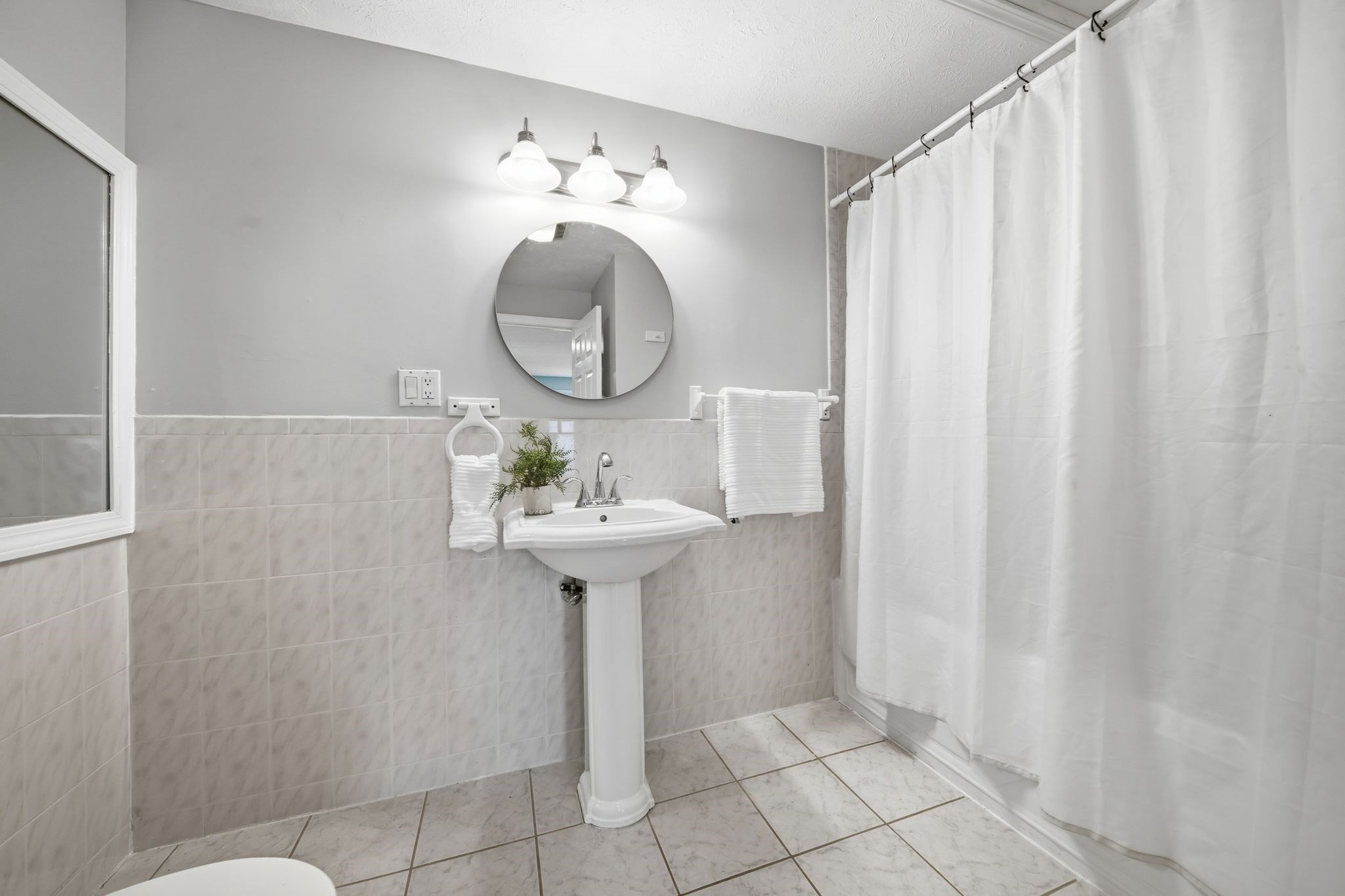 27 Stonegate Rd # 27 Property Photo 22