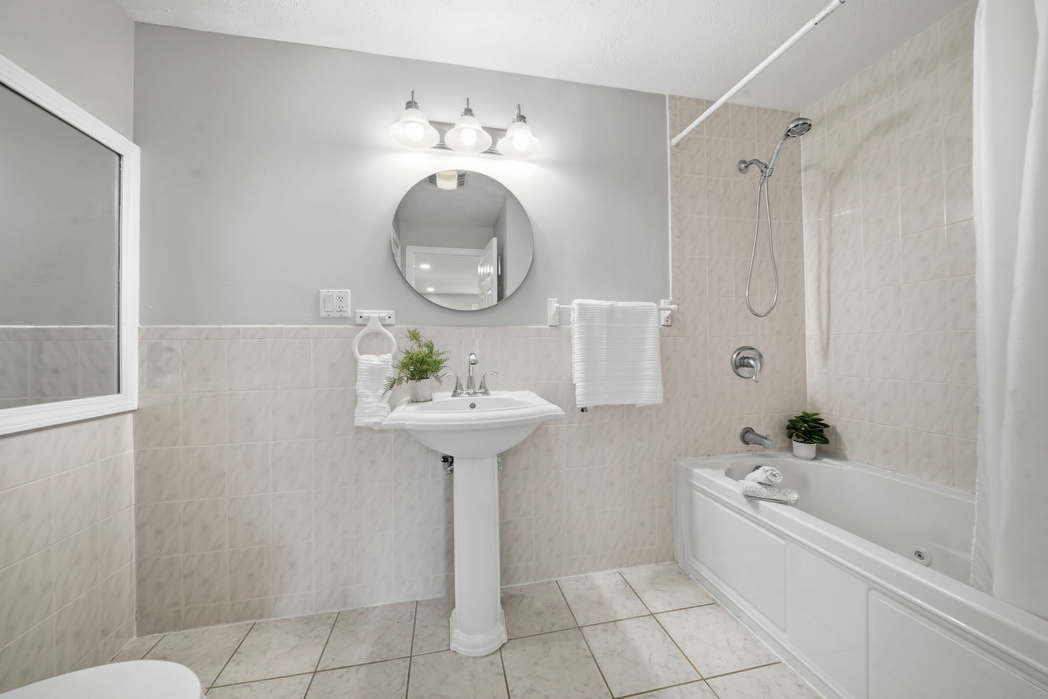 27 Stonegate Rd # 27 Property Photo 23