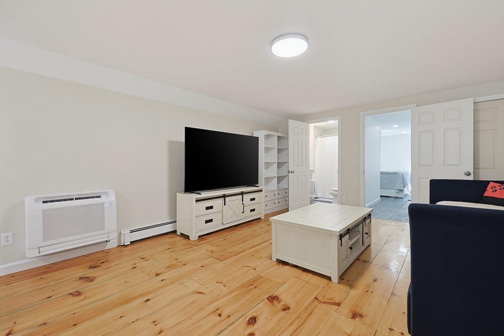 176 Spring St Property Photo 25