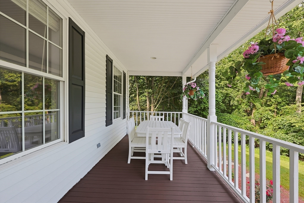 176 Spring St Property Photo 34