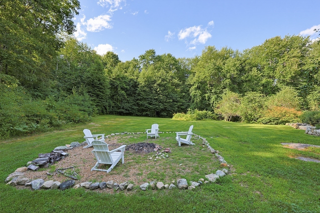 176 Spring St Property Photo 37