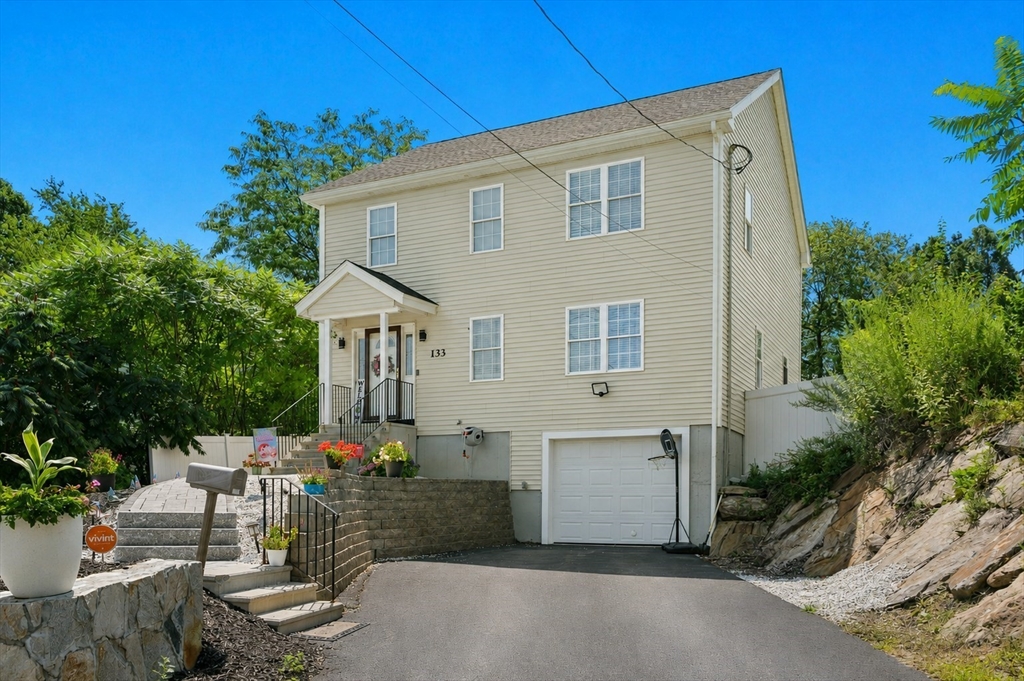 133 Apricot St Property Photo 1