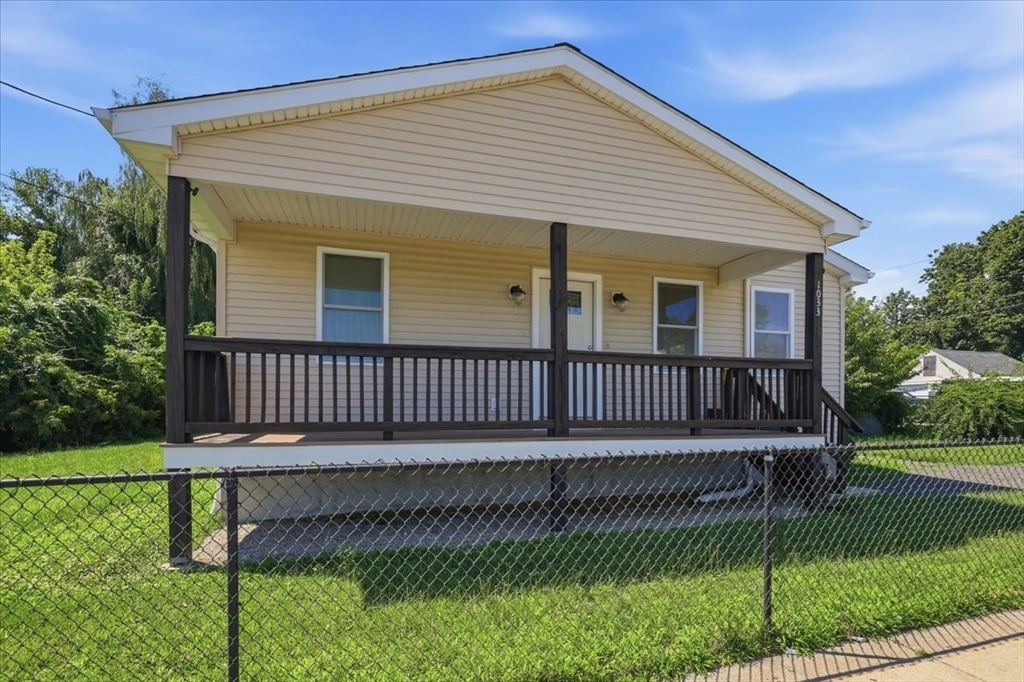 1033 Rodman St Property Photo 2