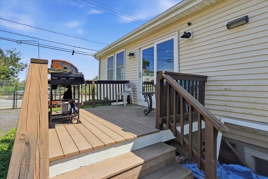 1033 Rodman St Property Photo 6