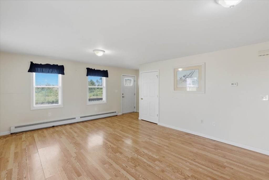 1033 Rodman St Property Photo 13