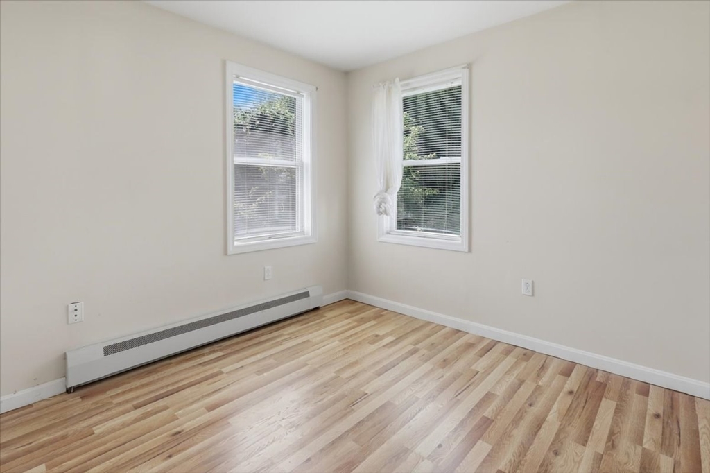 1033 Rodman St Property Photo 27