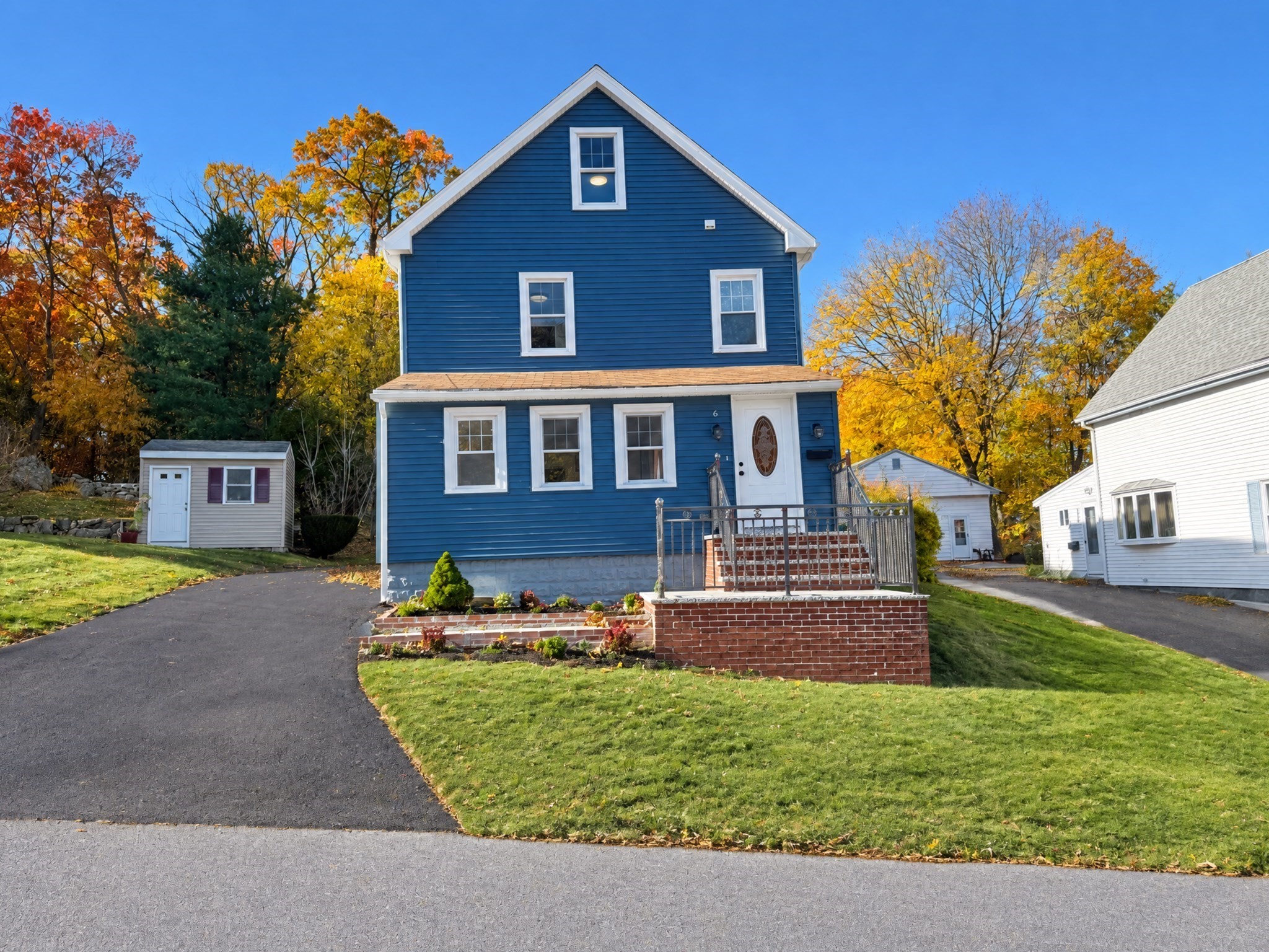 6 Hillside Ave Property Photo 1