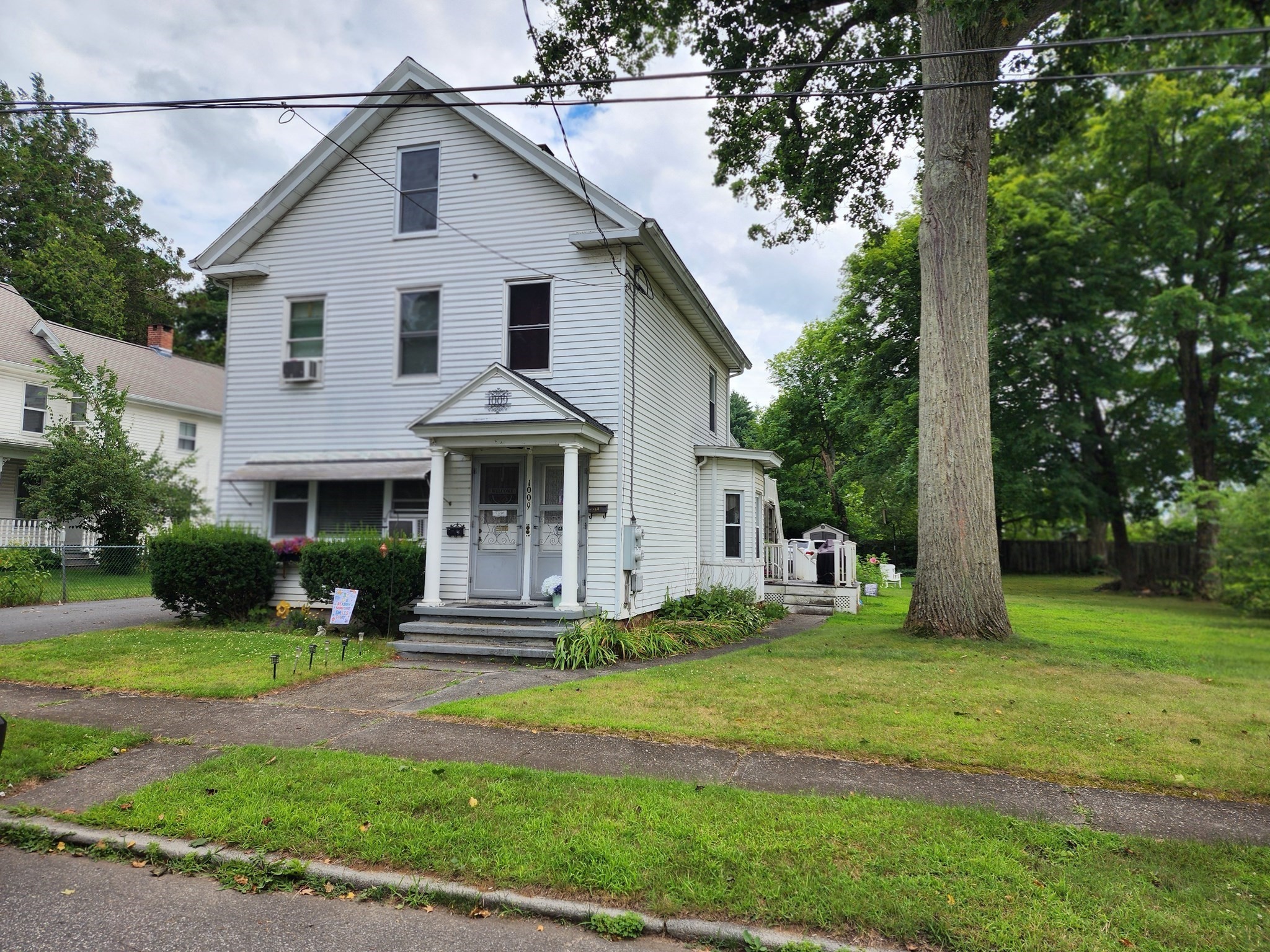 1009 Maple Street Property Photo 1