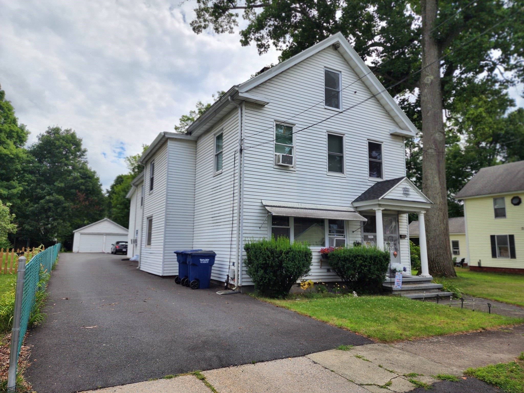 1009 Maple Street Property Photo 2
