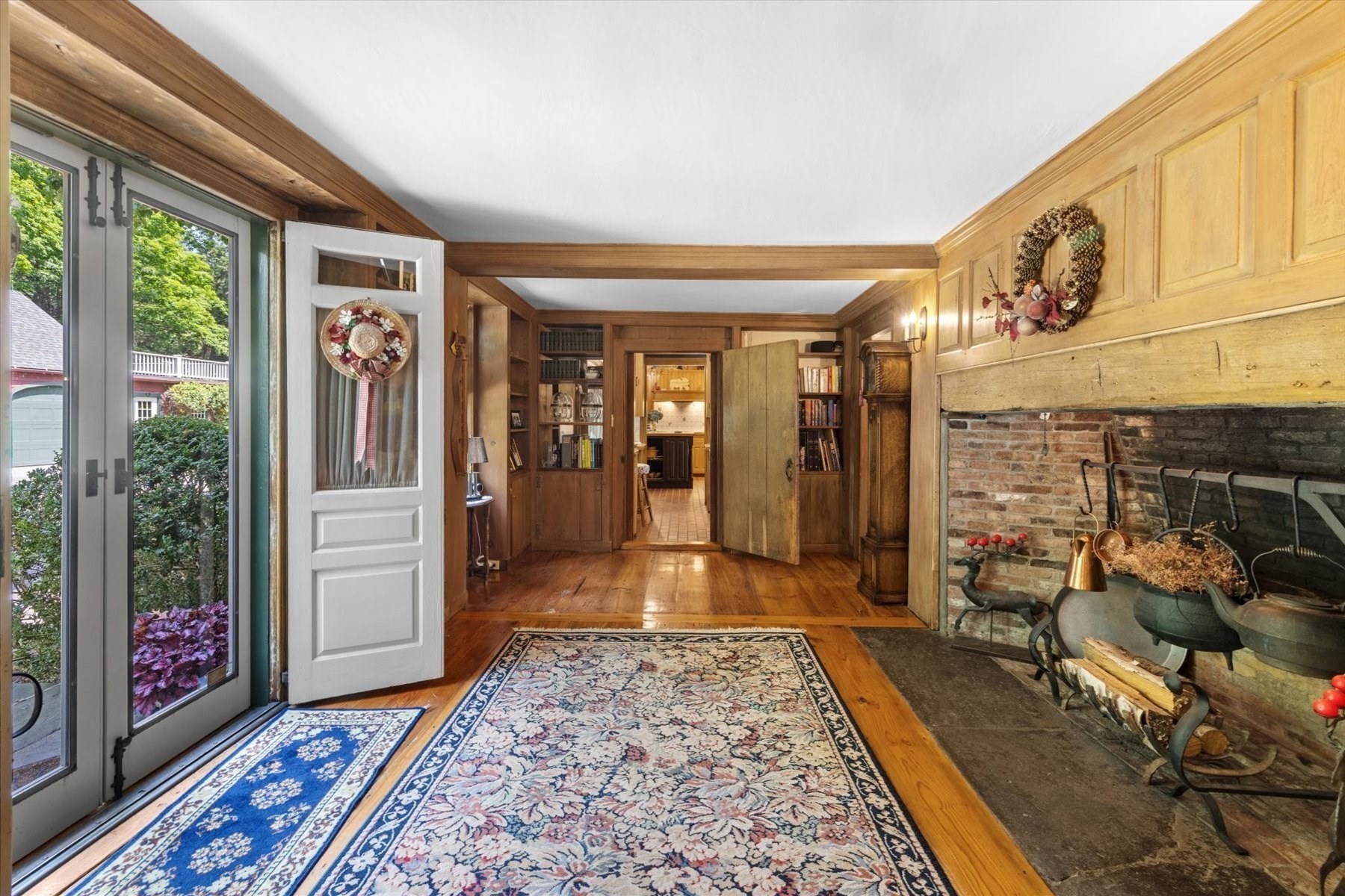 112 Farm Rd Property Photo 3