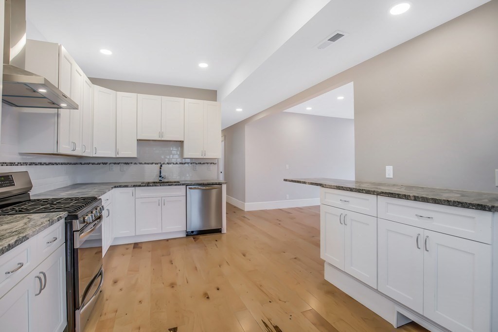9 Woodward Park St # 1 Property Photo 4