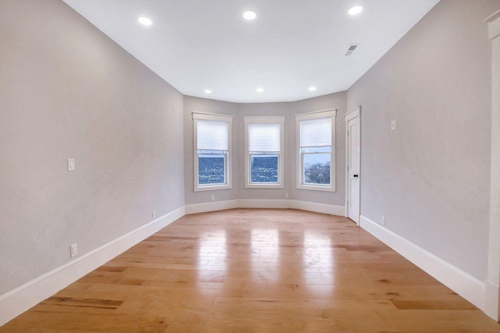 9 Woodward Park St # 1 Property Photo 5