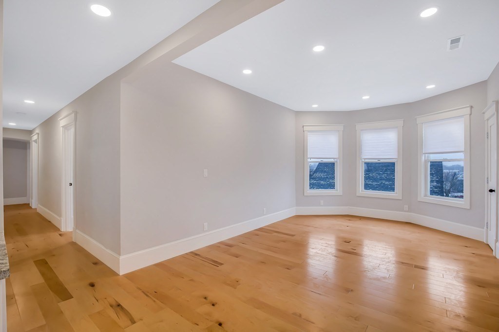 9 Woodward Park St # 1 Property Photo 6