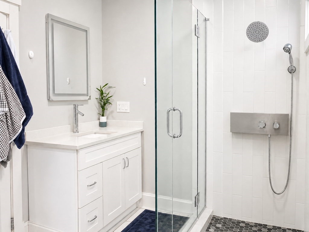 9 Woodward Park St # 1 Property Photo 7