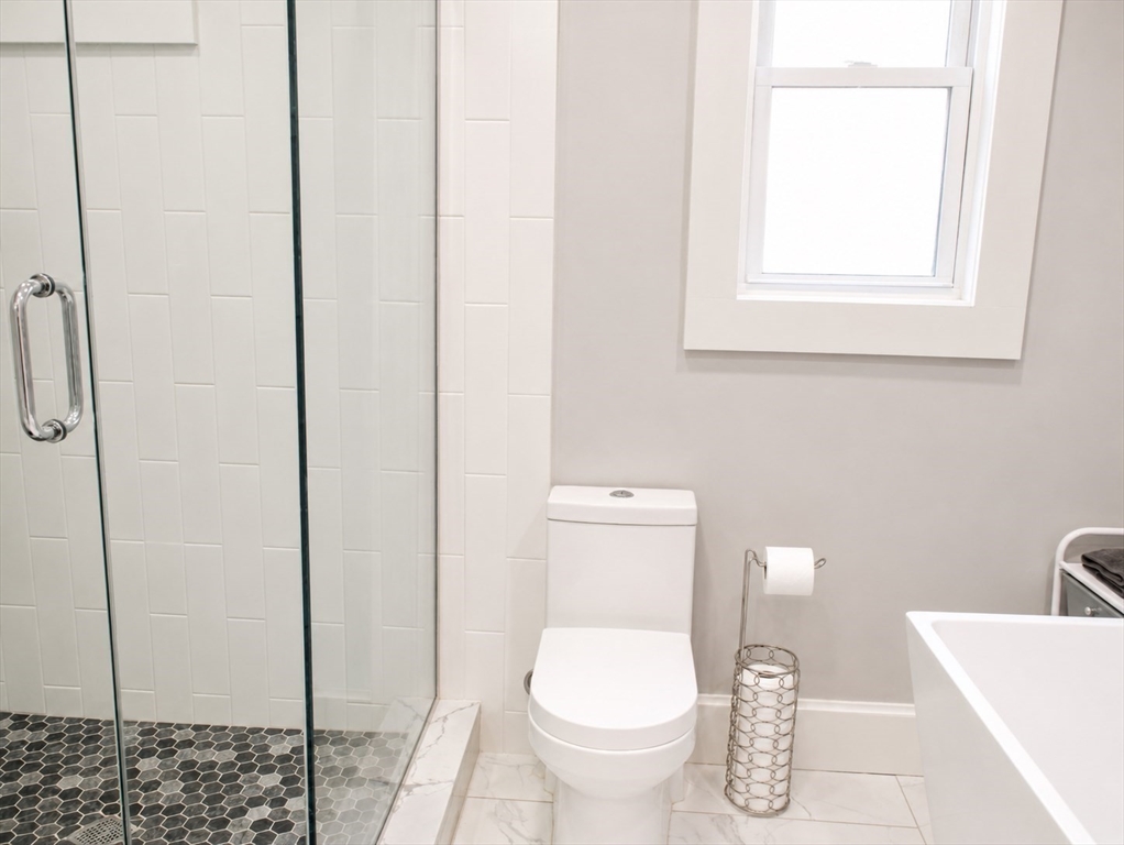 9 Woodward Park St # 1 Property Photo 8