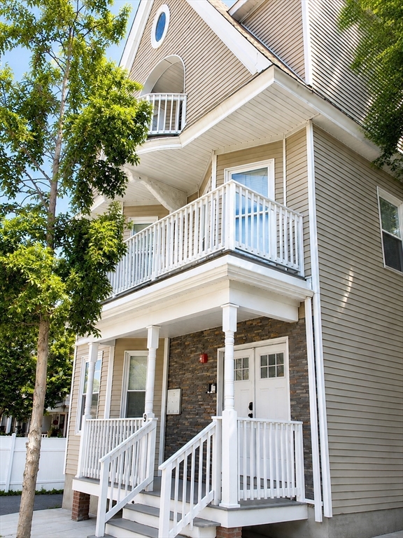 9 Woodward Park St # 1 Property Photo 31