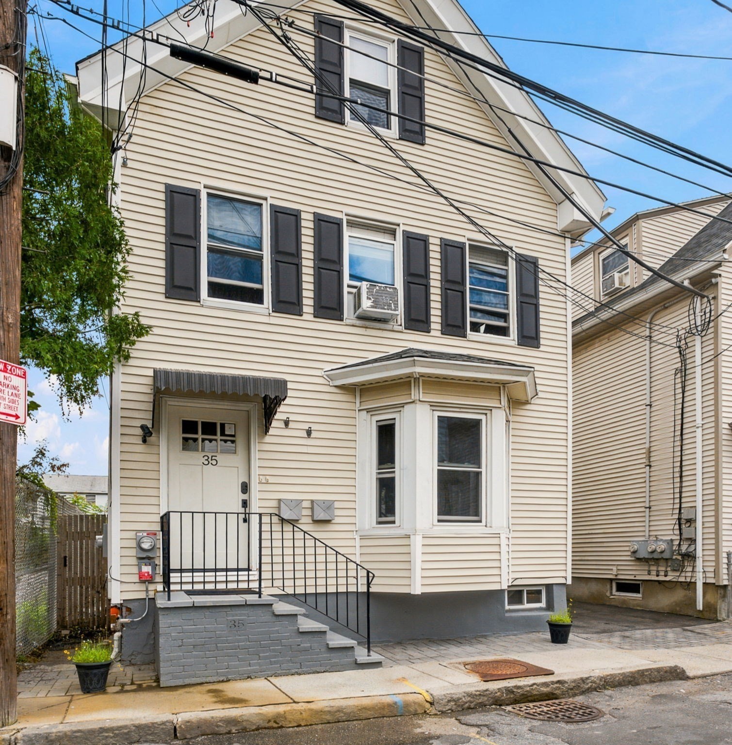 35 Franklin Ave Property Photo 1