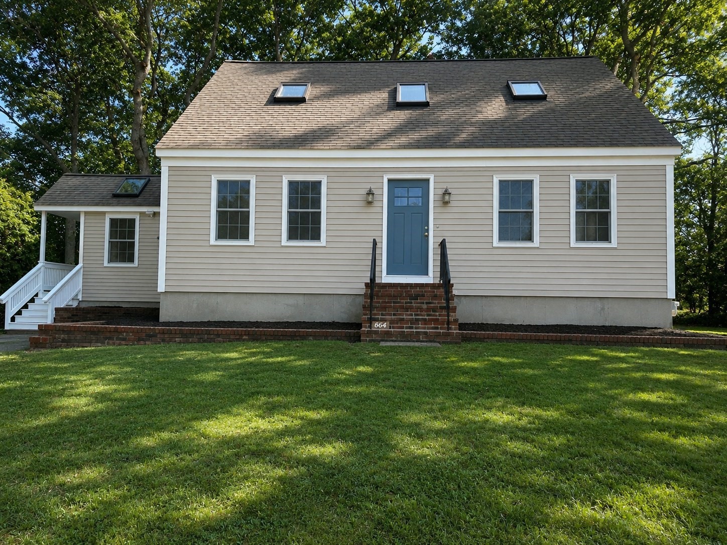 664 Norman St Property Photo 1