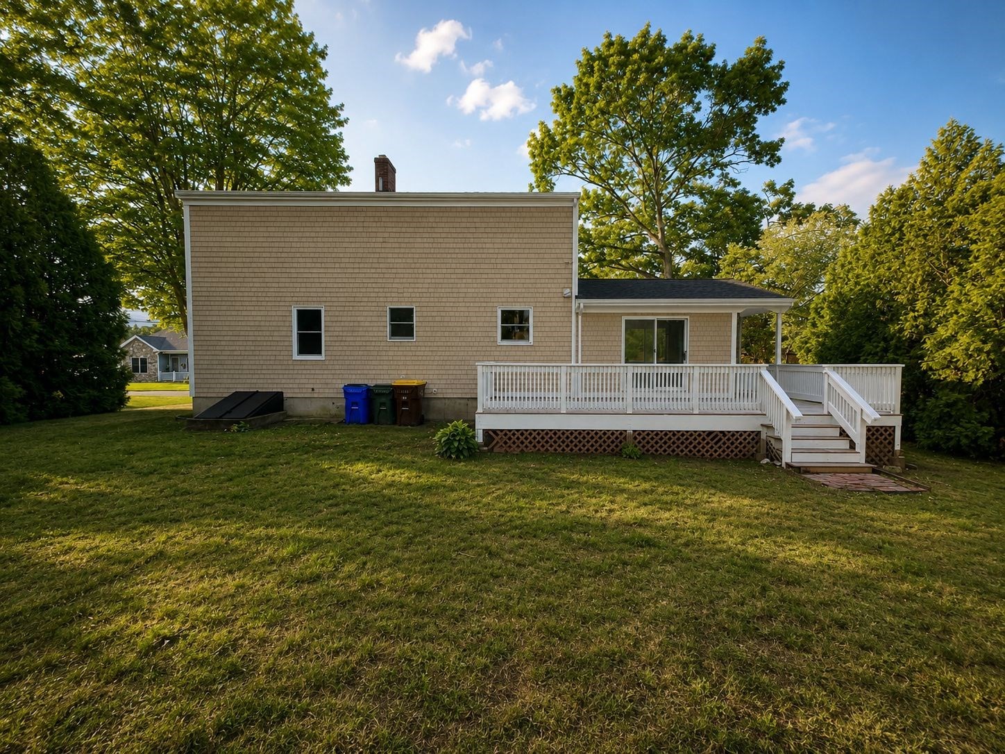 664 Norman St Property Photo 19