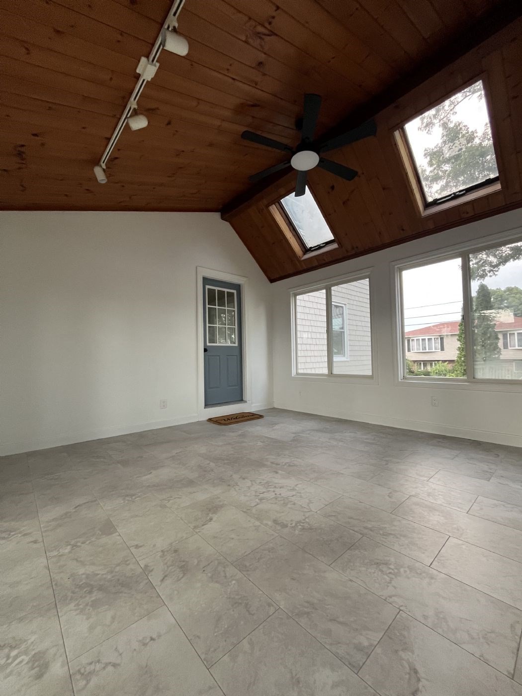 664 Norman St Property Photo 29