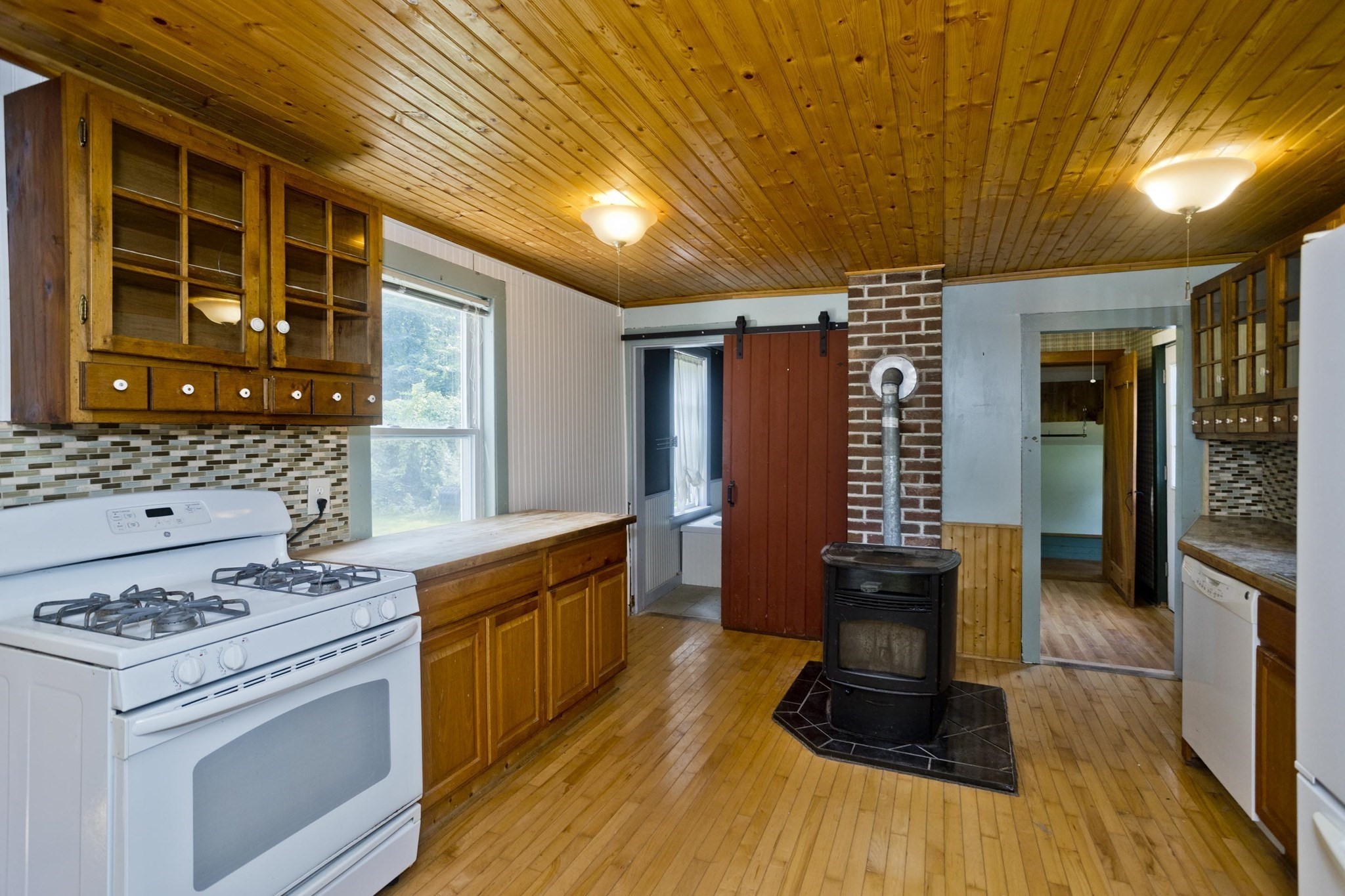 23 Maple St Property Photo 5