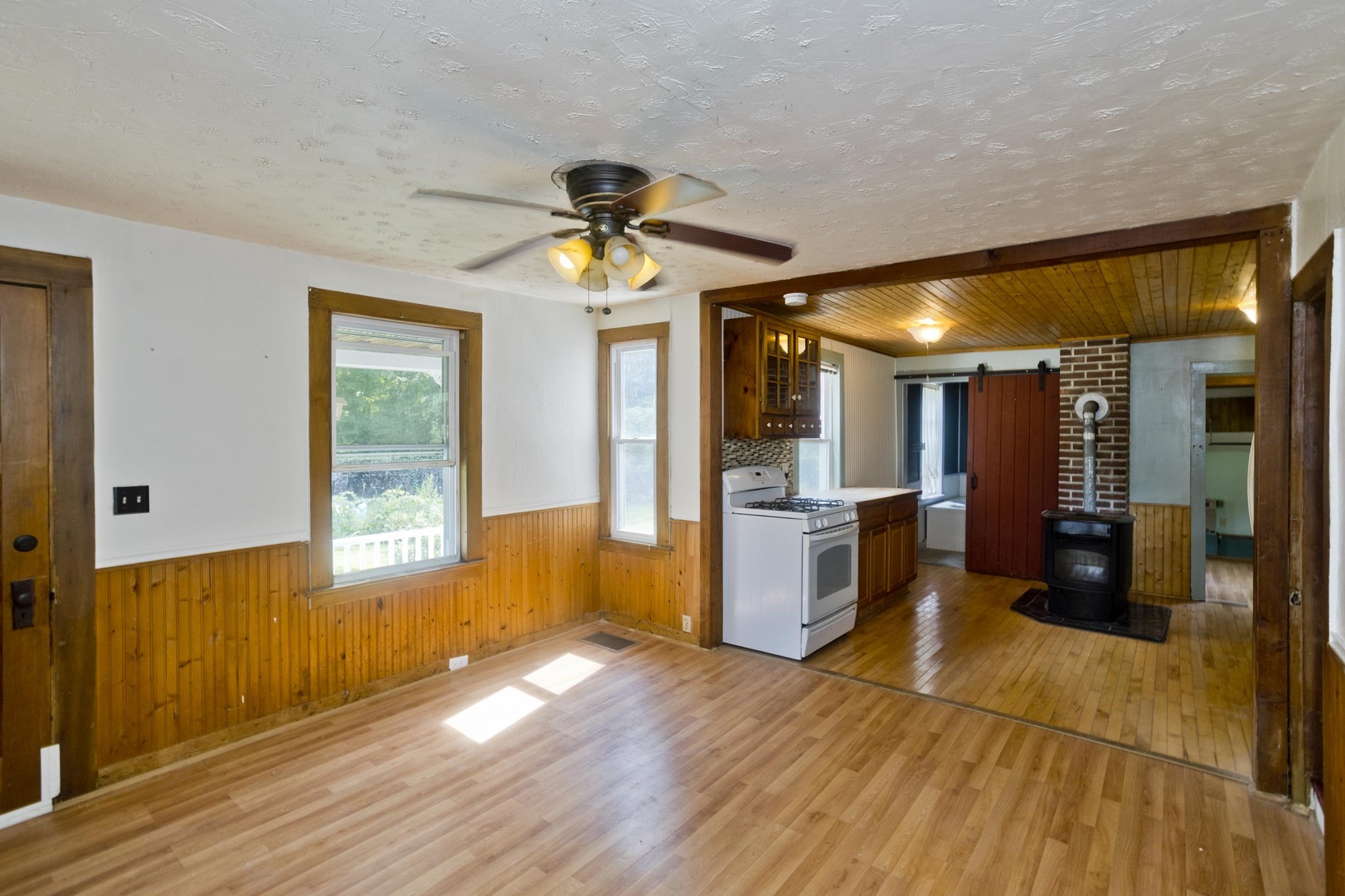 23 Maple St Property Photo 8