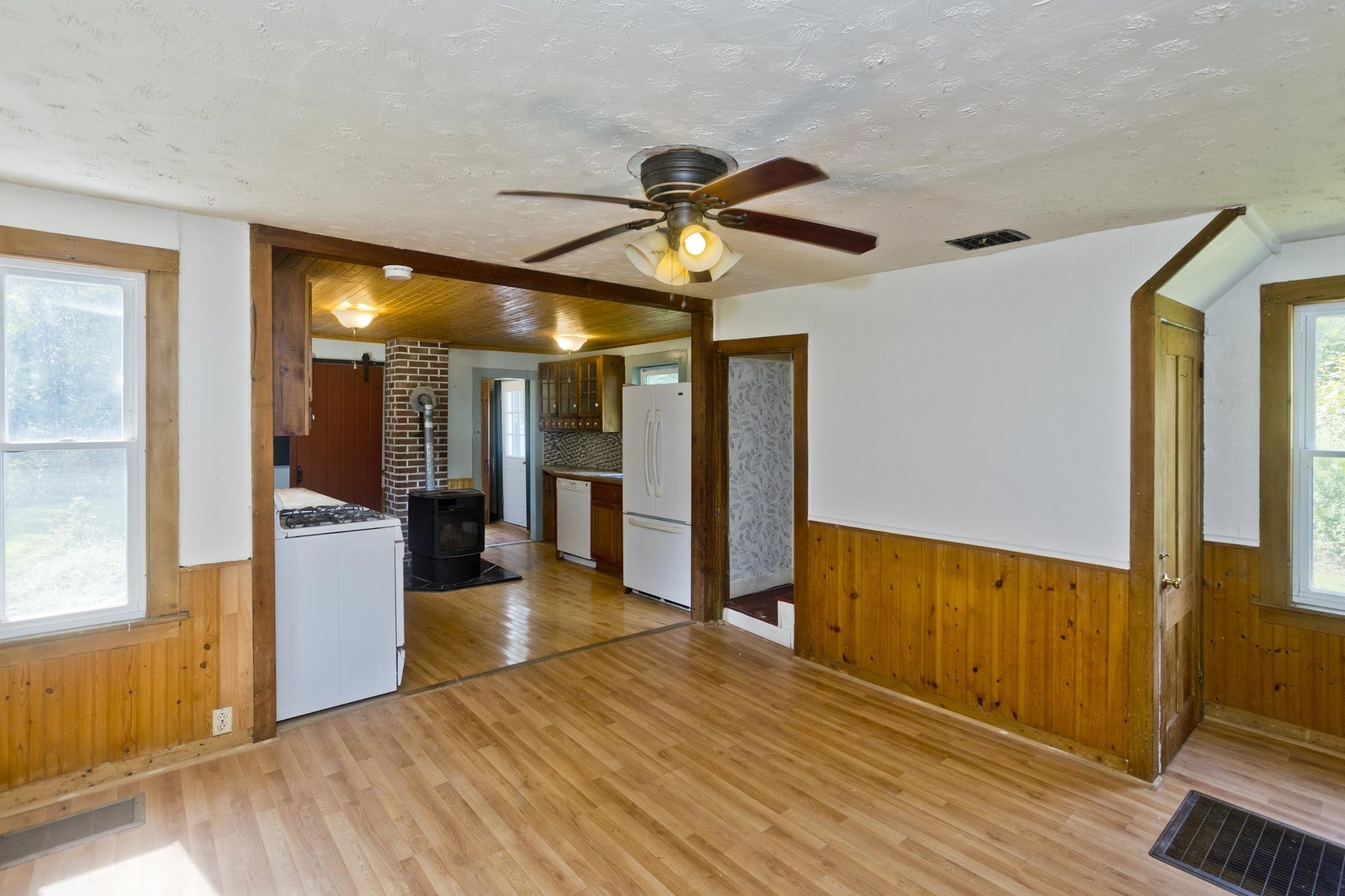 23 Maple St Property Photo 9