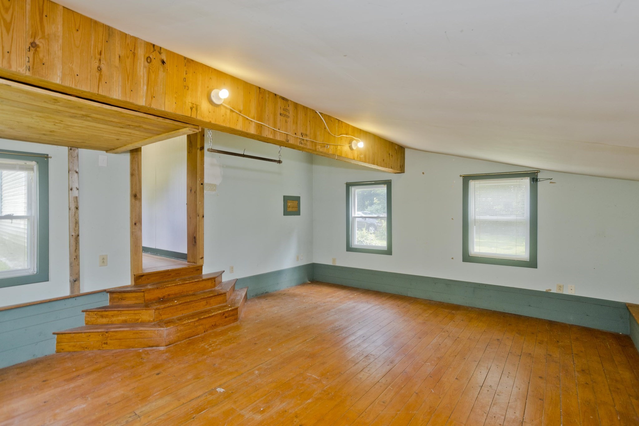 23 Maple St Property Photo 13