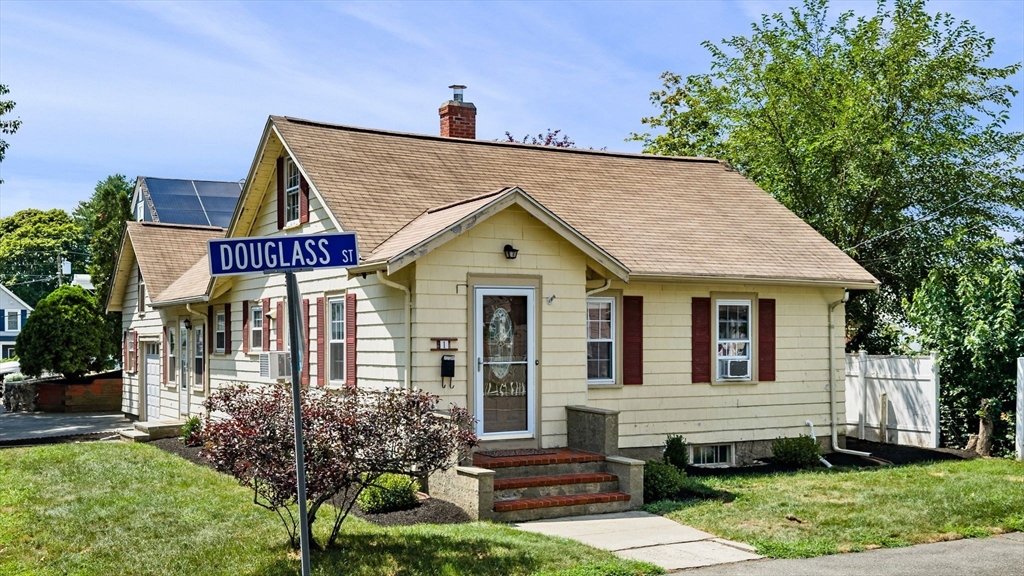 1 Douglass St Property Photo 1