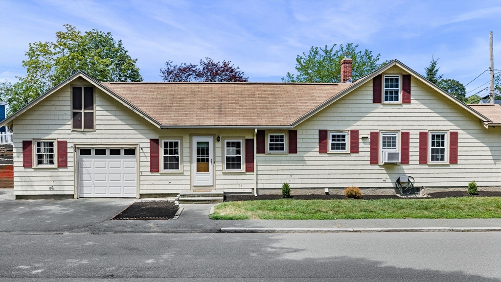 1 Douglass St Property Photo 4