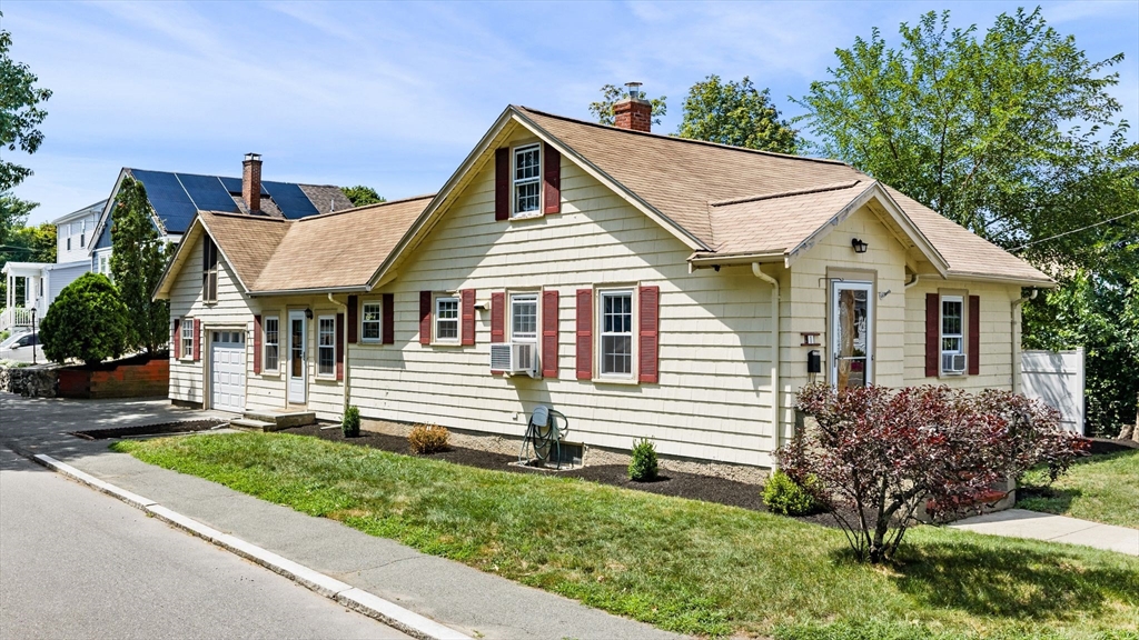 1 Douglass St Property Photo 5