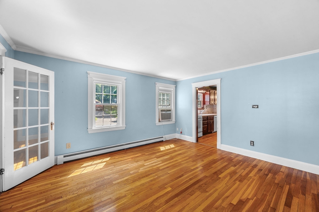 1 Douglass St Property Photo 6