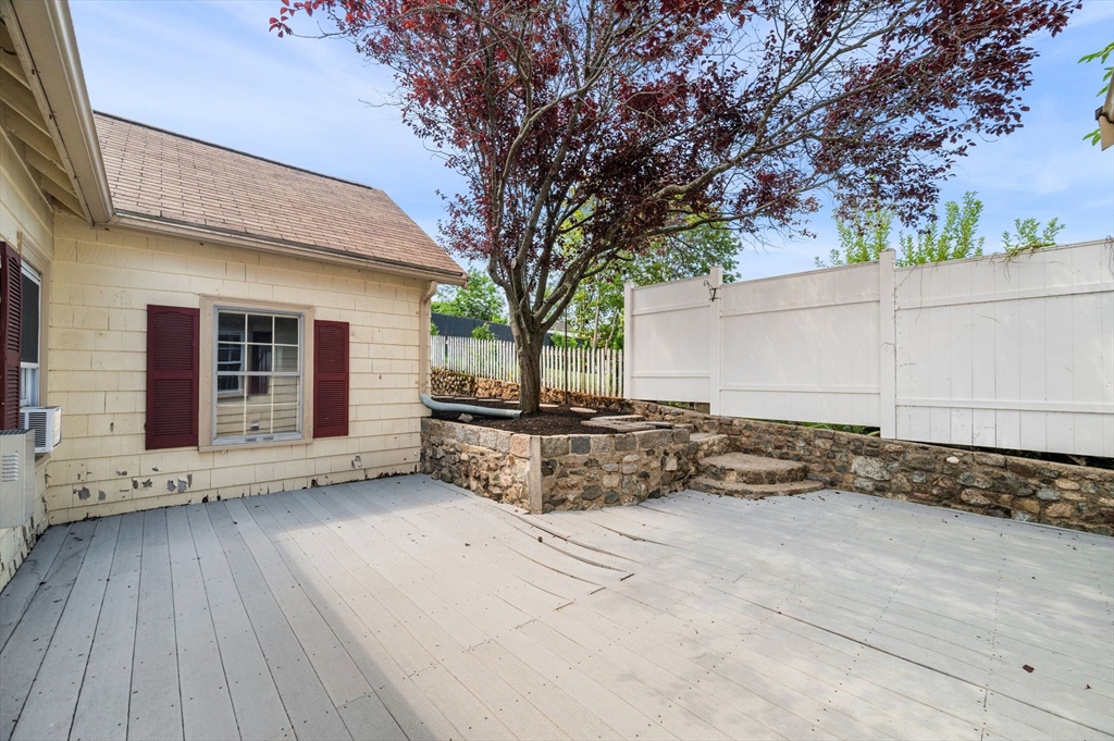 1 Douglass St Property Photo 39