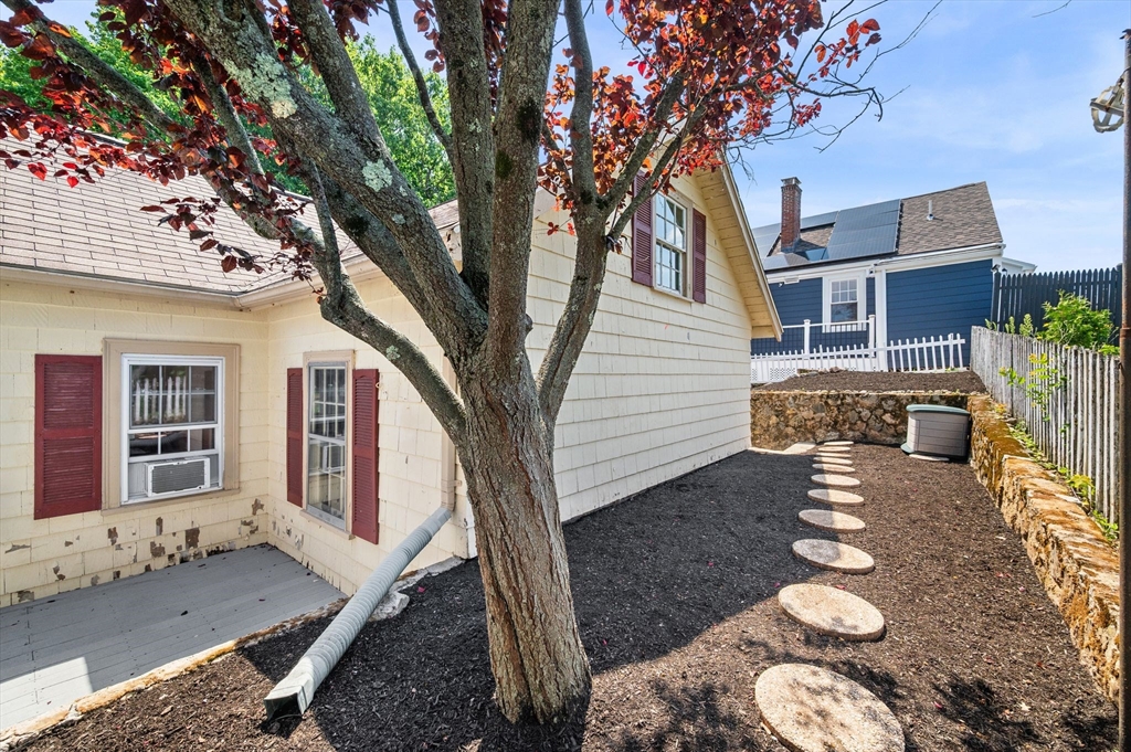 1 Douglass St Property Photo 40