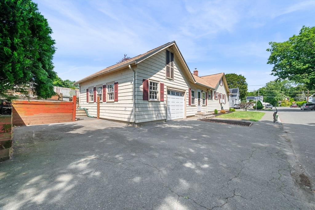 1 Douglass St Property Photo 41