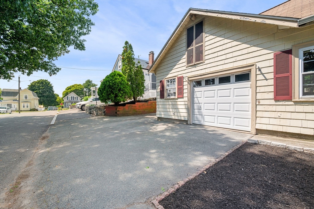 1 Douglass St Property Photo 42